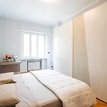 958 Flat-*Charming Apartment*
